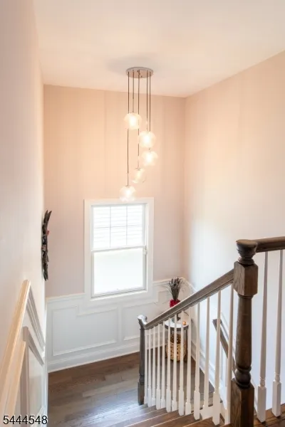 67 Bluffs Ct Hamburg, NJ 07419