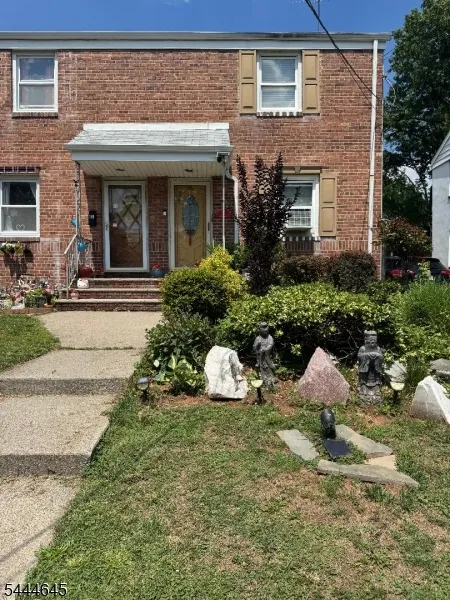 787 W Scott Ave