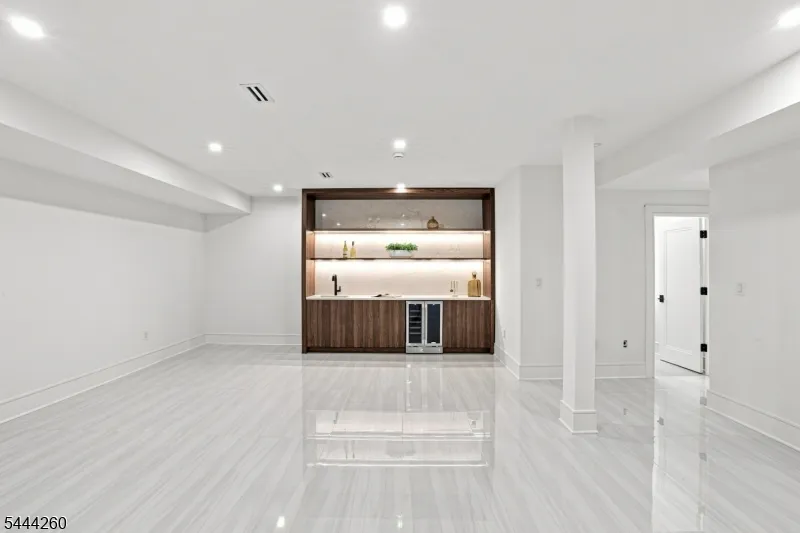 244 Washington Pl Paramus, NJ 07652