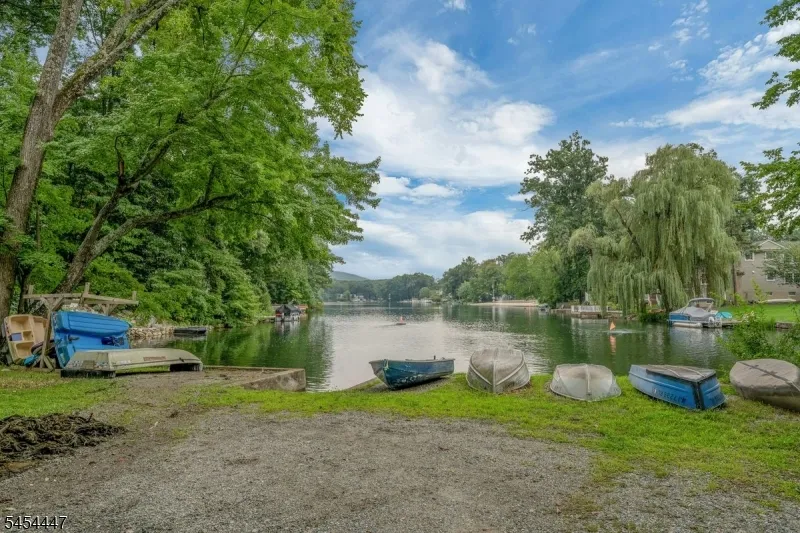 416 Lakeview Ave Ringwood, NJ 07456