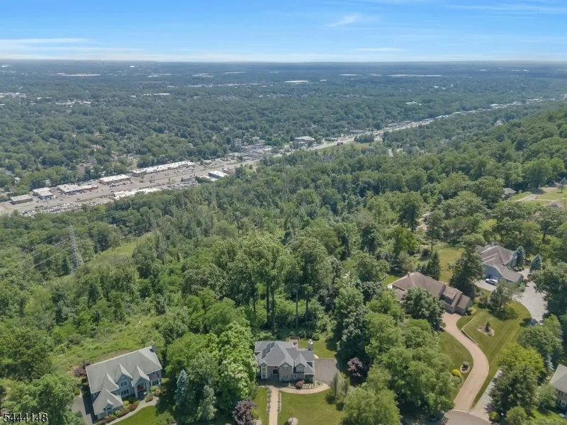 18 BAYVIEW TERRACE Green Brook, NJ 08812