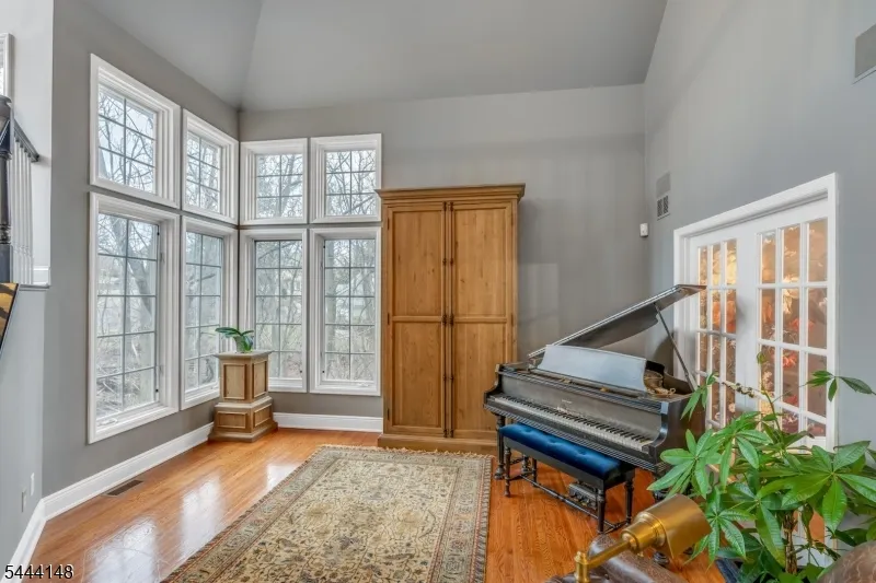 18 BAYVIEW TERRACE Green Brook, NJ 08812