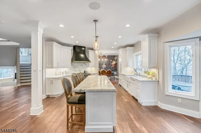 18 BAYVIEW TERRACE Green Brook, NJ 08812