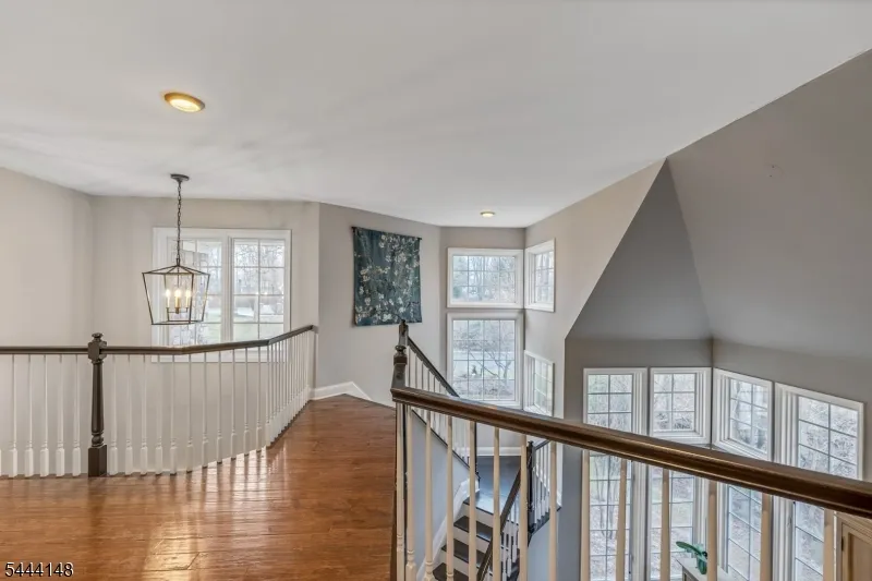 18 BAYVIEW TERRACE Green Brook, NJ 08812