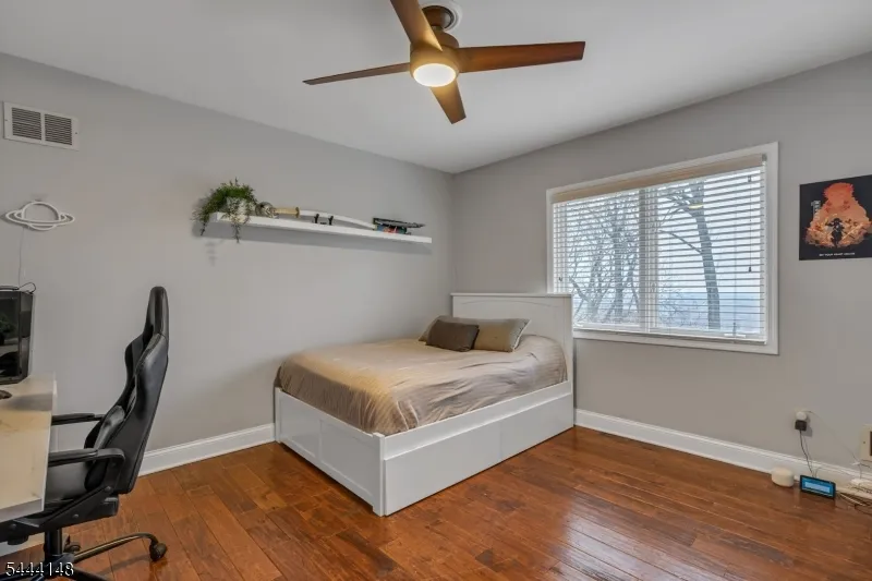 18 BAYVIEW TERRACE Green Brook, NJ 08812