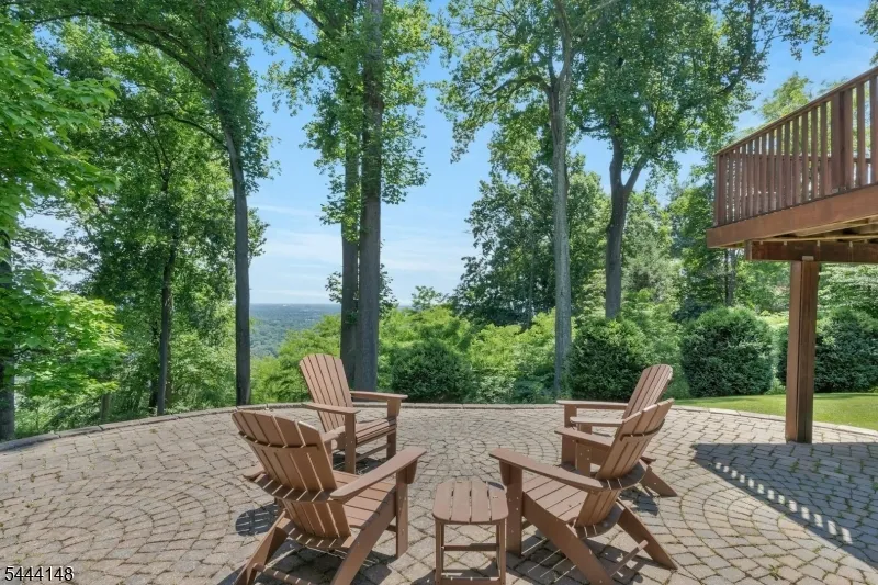18 BAYVIEW TERRACE Green Brook, NJ 08812