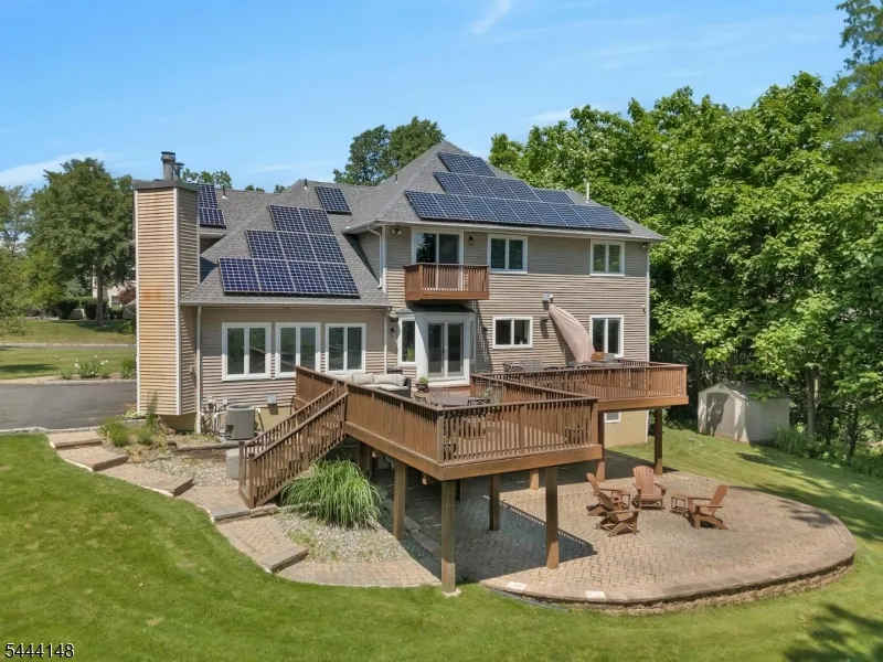 18 BAYVIEW TERRACE Green Brook, NJ 08812