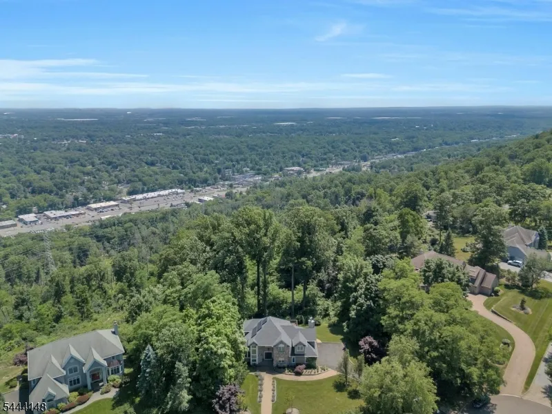 18 BAYVIEW TERRACE Green Brook, NJ 08812