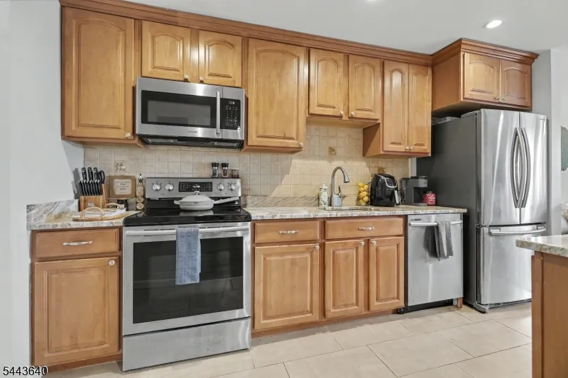 300 W Munsell Ave Cc5 Linden City, NJ 07036