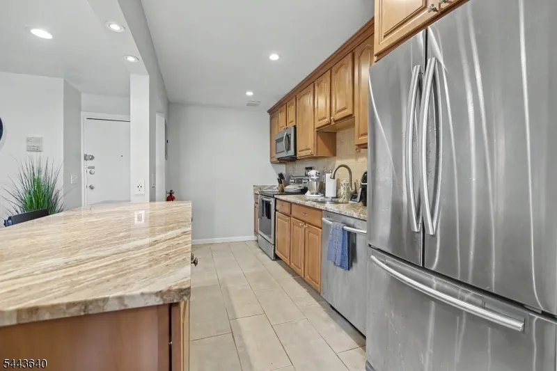 300 W Munsell Ave Cc5 Linden City, NJ 07036