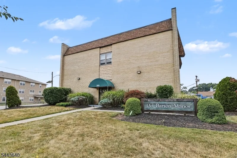 300 W Munsell Ave Cc5 Linden City, NJ 07036