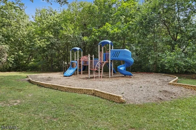 300 W Munsell Ave Cc5 Linden City, NJ 07036