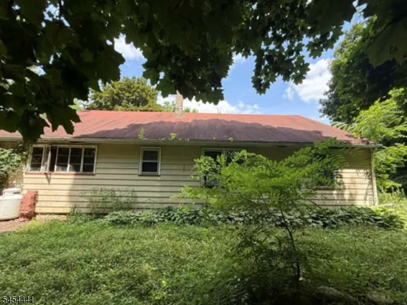 37 Hope Rd Liberty, NJ 07838