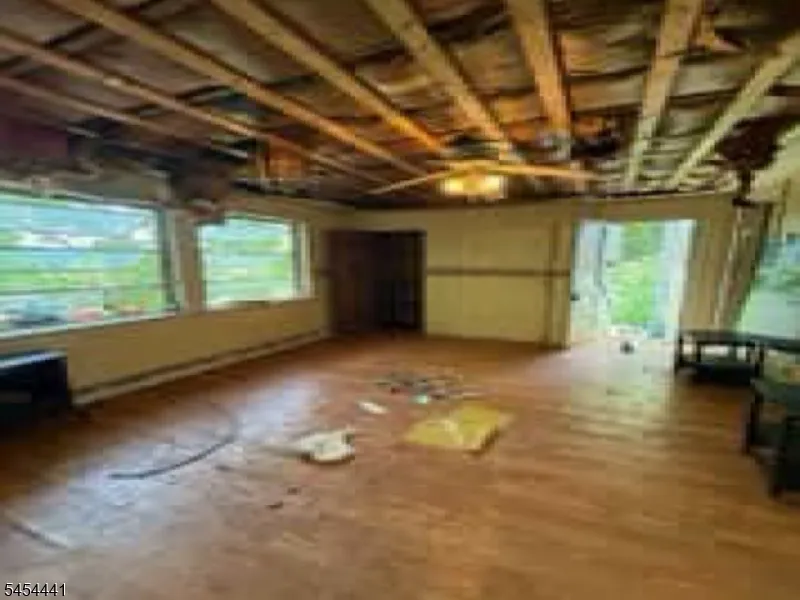 37 Hope Rd Liberty, NJ 07838