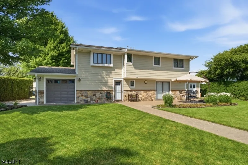 1453 Tooz Pl South Plainfield, NJ 07080