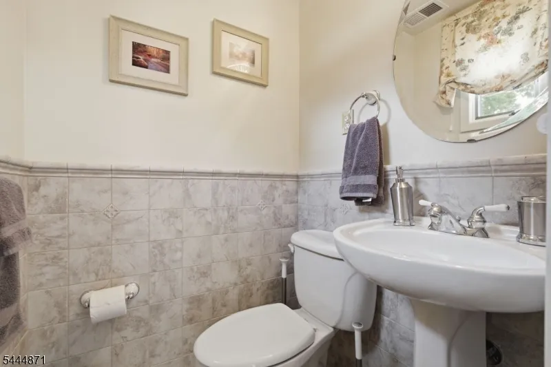 1453 Tooz Pl South Plainfield, NJ 07080