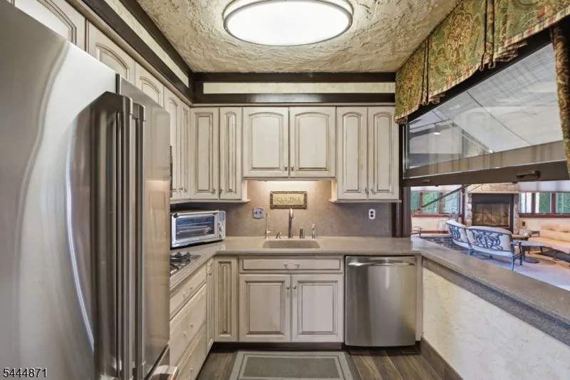 1453 Tooz Pl South Plainfield, NJ 07080