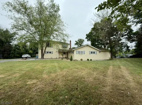 24 Beardslee Rd