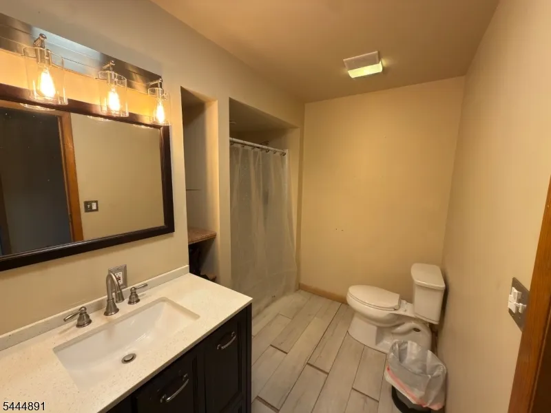 24 Beardslee Rd Millstone, NJ 08844