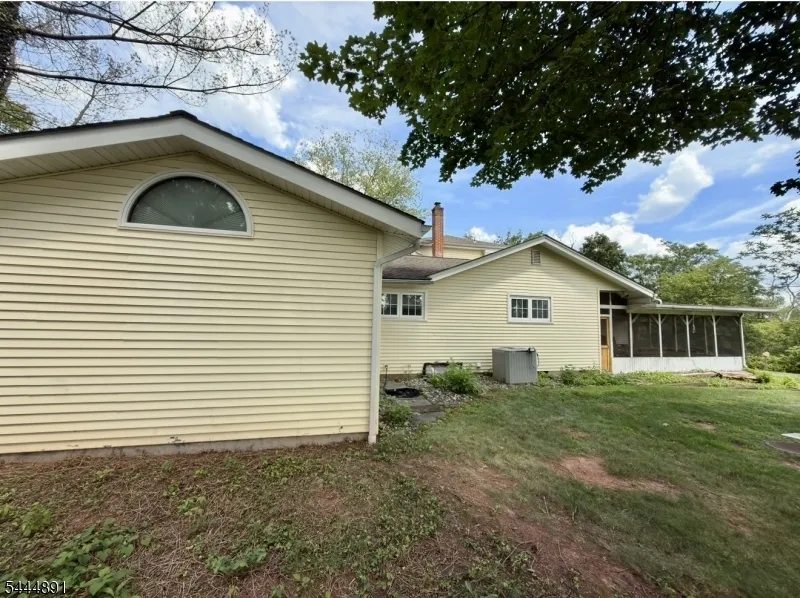 24 Beardslee Rd Millstone, NJ 08844