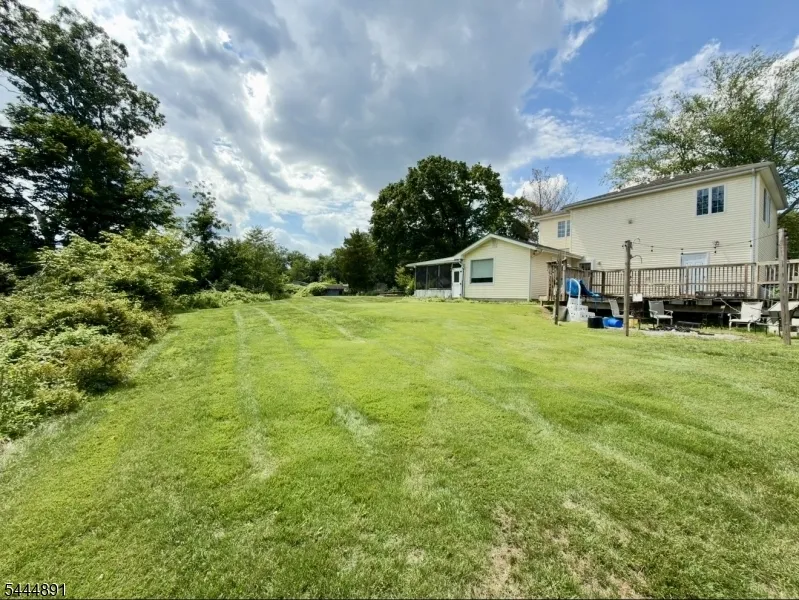 24 Beardslee Rd Millstone, NJ 08844