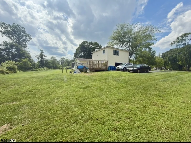 24 Beardslee Rd Millstone, NJ 08844