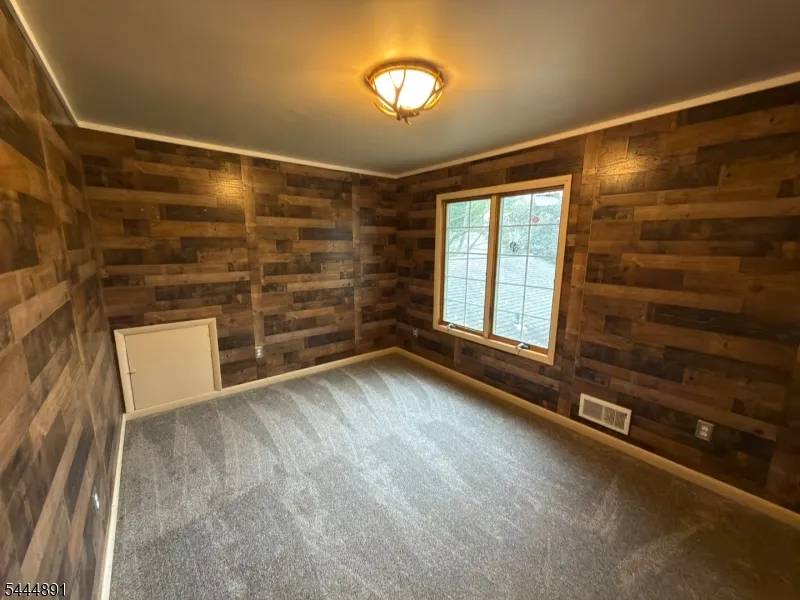 24 Beardslee Rd Millstone, NJ 08844