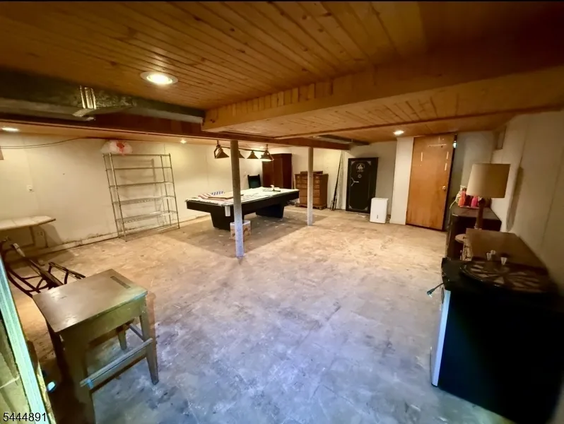 24 Beardslee Rd Millstone, NJ 08844