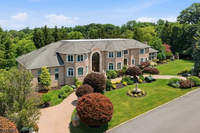 1 WIMBLEDON COURT Cedar Grove, NJ 07009