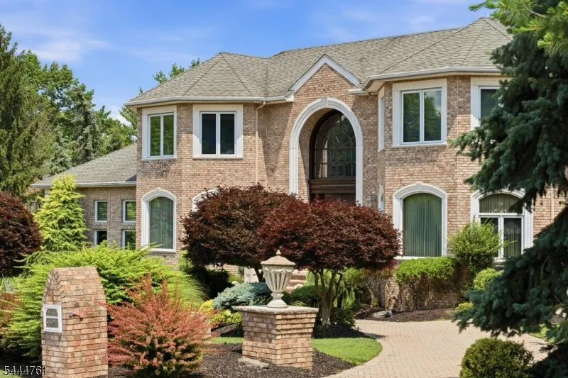 1 WIMBLEDON COURT Cedar Grove, NJ 07009