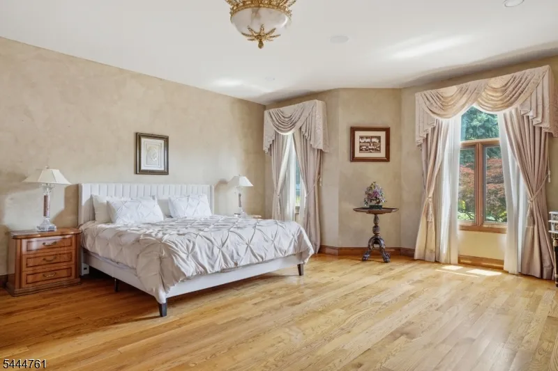 1 WIMBLEDON COURT Cedar Grove, NJ 07009
