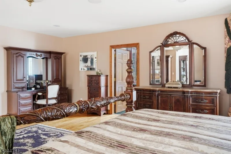 1 WIMBLEDON COURT Cedar Grove, NJ 07009