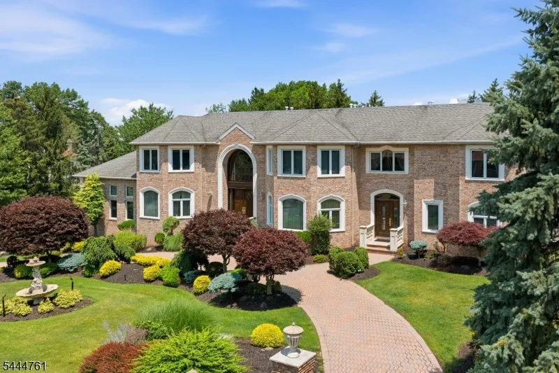 1 WIMBLEDON COURT Cedar Grove, NJ 07009