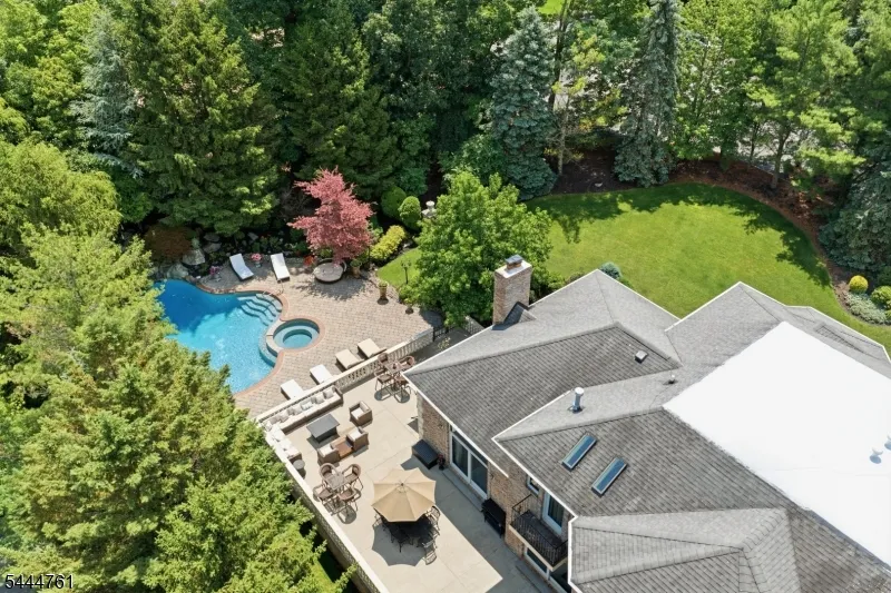 1 WIMBLEDON COURT Cedar Grove, NJ 07009