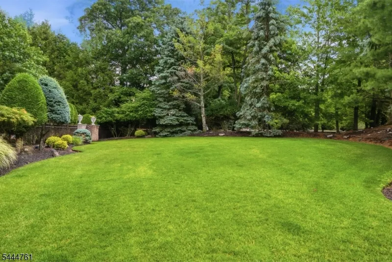 1 WIMBLEDON COURT Cedar Grove, NJ 07009