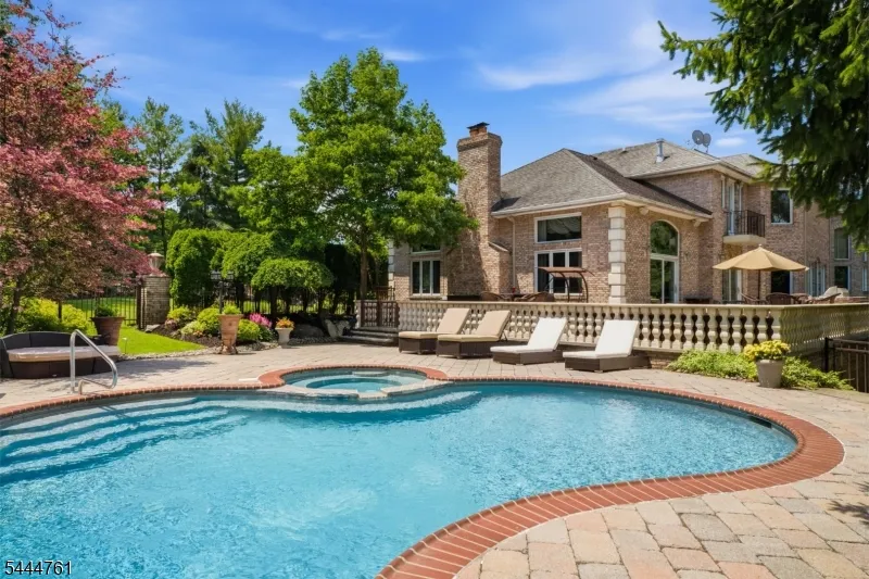 1 WIMBLEDON COURT Cedar Grove, NJ 07009