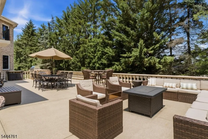 1 WIMBLEDON COURT Cedar Grove, NJ 07009