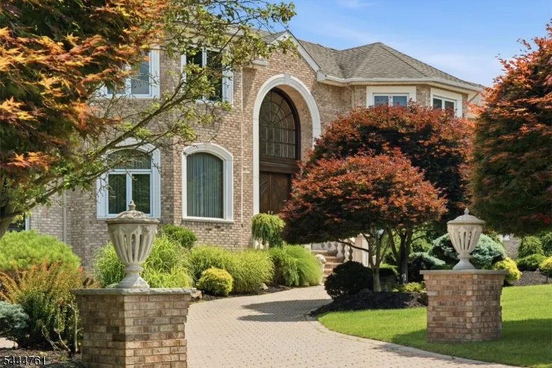 1 WIMBLEDON COURT Cedar Grove, NJ 07009