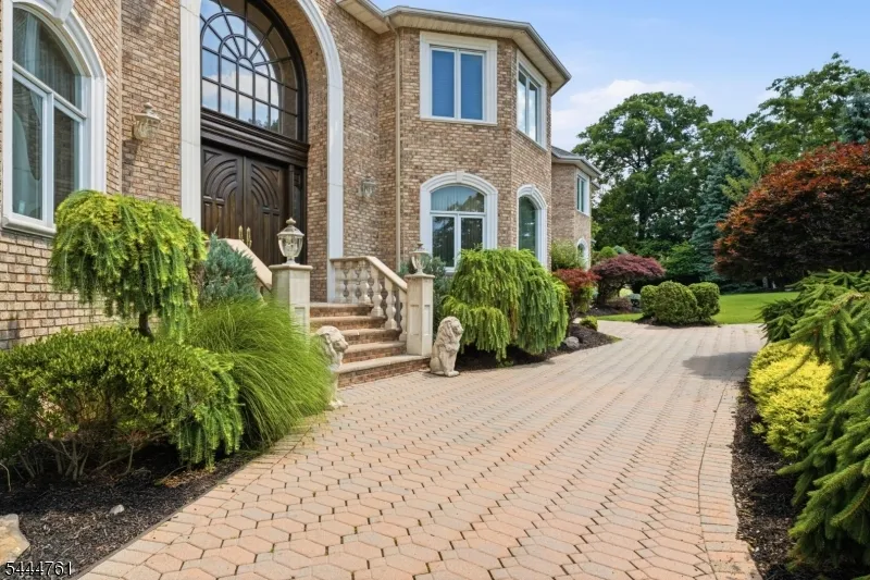1 WIMBLEDON COURT Cedar Grove, NJ 07009