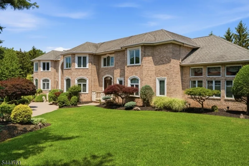 1 WIMBLEDON COURT Cedar Grove, NJ 07009