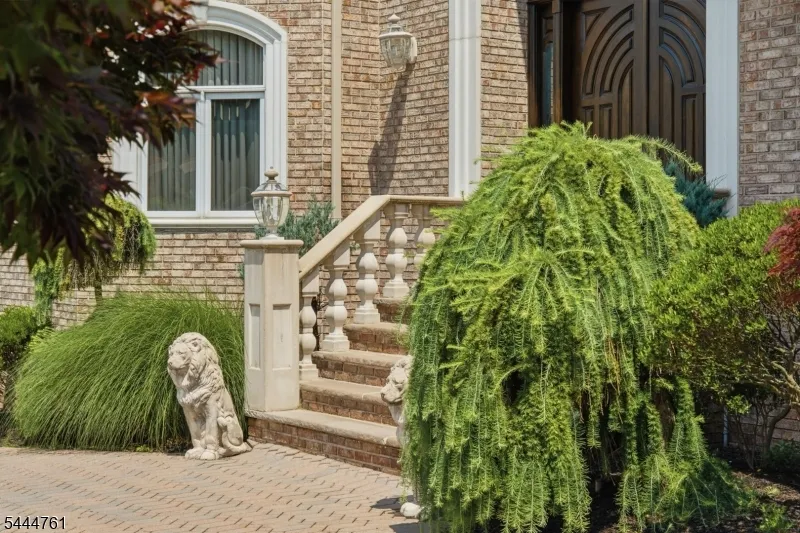 1 WIMBLEDON COURT Cedar Grove, NJ 07009
