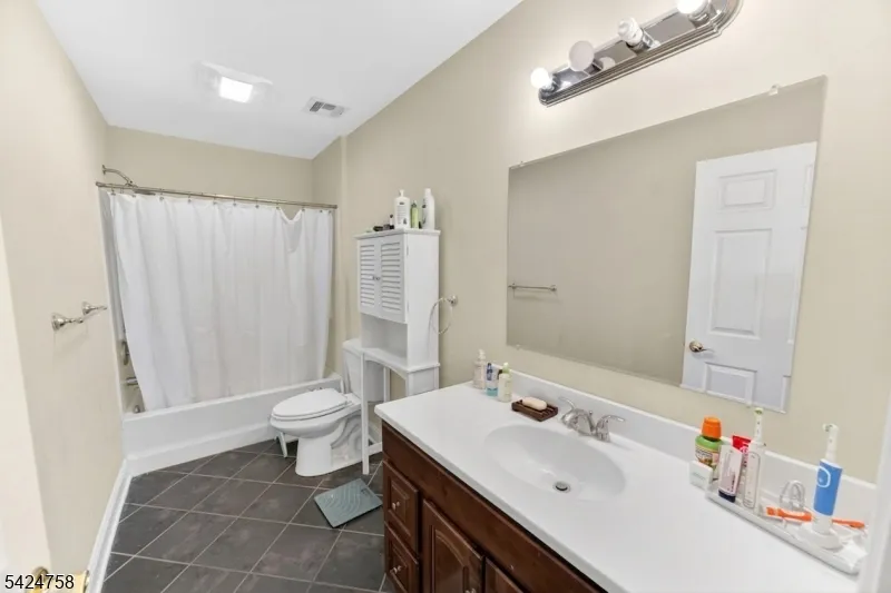 311 Hunt Ave Pohatcong, NJ 08865