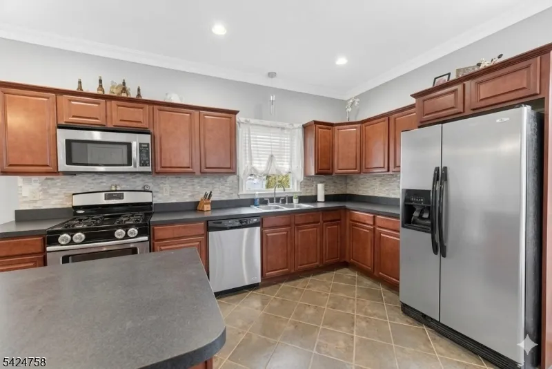 311 Hunt Ave Pohatcong, NJ 08865