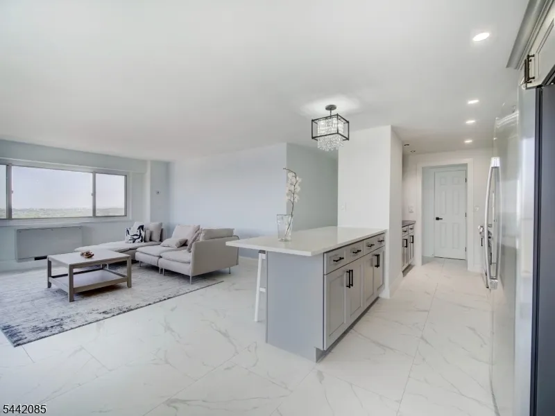 377 S Harrison St #17FF Unit 17FF East Orange City, NJ 07018