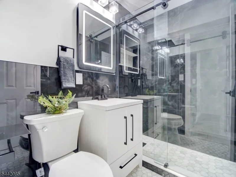 377 S Harrison St #17FF Unit 17FF East Orange City, NJ 07018