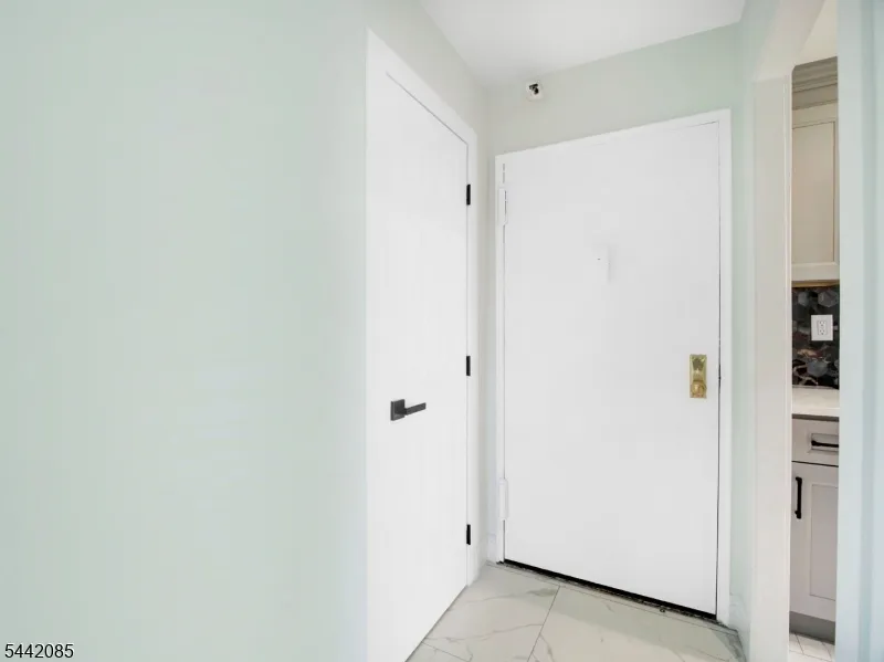 377 S Harrison St #17FF Unit 17FF East Orange City, NJ 07018