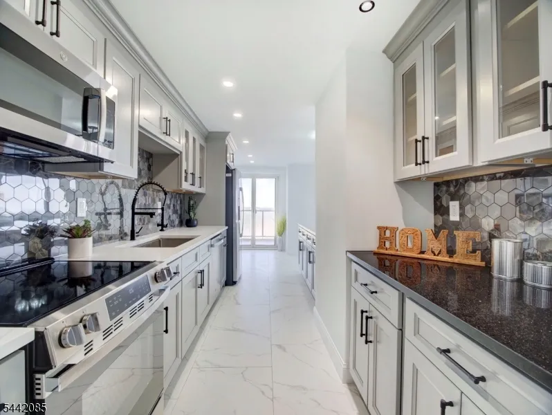 377 S Harrison St #17FF Unit 17FF East Orange City, NJ 07018