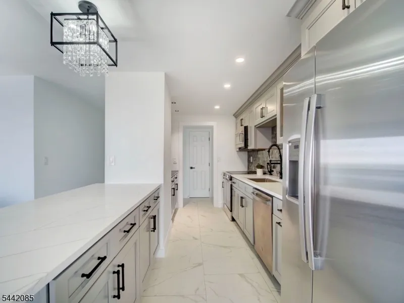 377 S Harrison St #17FF Unit 17FF East Orange City, NJ 07018