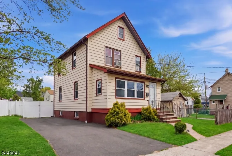2 Lillian Ter Woodbridge, NJ 07095
