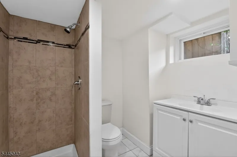 2 Lillian Ter Woodbridge, NJ 07095